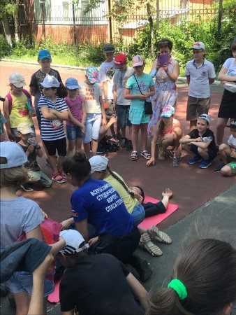 Занятия по первой помощи в лицее №57 города Ростова-на-Дону для учеников 1-4-х классов