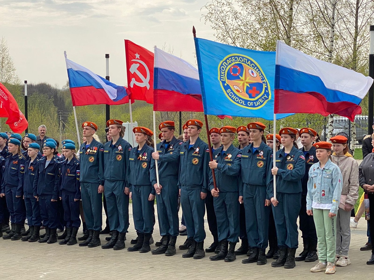 Это не просто памятник, а символ связи поколений! » Школа безопасности