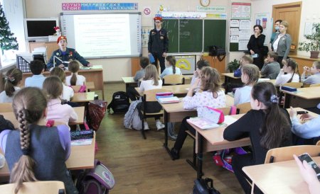 МЧС России и «Школа безопасности» обучают детей и подростков правилам безопасного поведения на улице