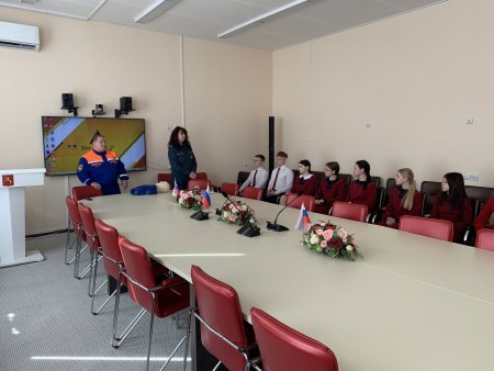 В школе № 49 города Владимира состоялся урок по безопасности на водоемах в летний период.