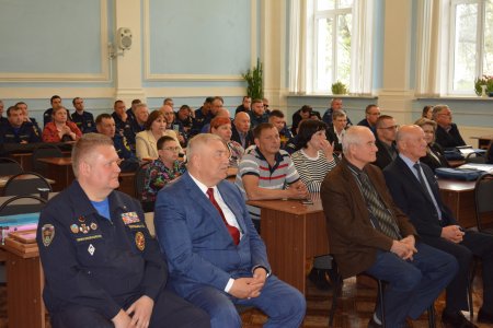В подведомственном Министерству региональном ГКУ «Центр по делам ГО, ПБ и ЧС» состоялось торжественное мероприятие, посвященное Дню пожарной охраны России и 20-летию со Дня создания самого Центра
