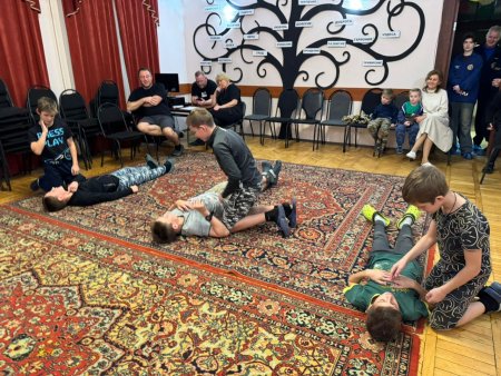 Информационно-обучающее занятие  «Безопасно жить и дружить»