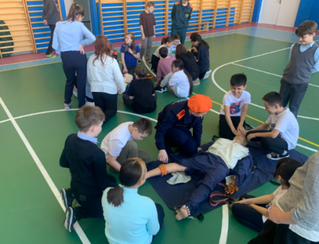 Безопасно жить и дружить