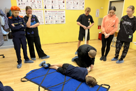 Информационно-обучающее занятие.  Школа безопасности: от теории к практике и дружбе