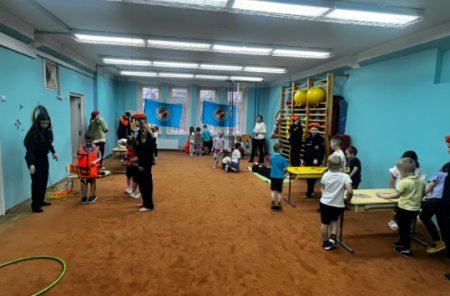 Юные спасатели на практике: урок первой помощи от «Школы безопасности – 1222»