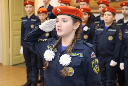 торжественная церемония приведения к клятве кадета «Юный спасатель» для стажеров мобильного спасательного отряда «Школа безопасности» МОУ СОШ «Образовательный комплекс        № 15»